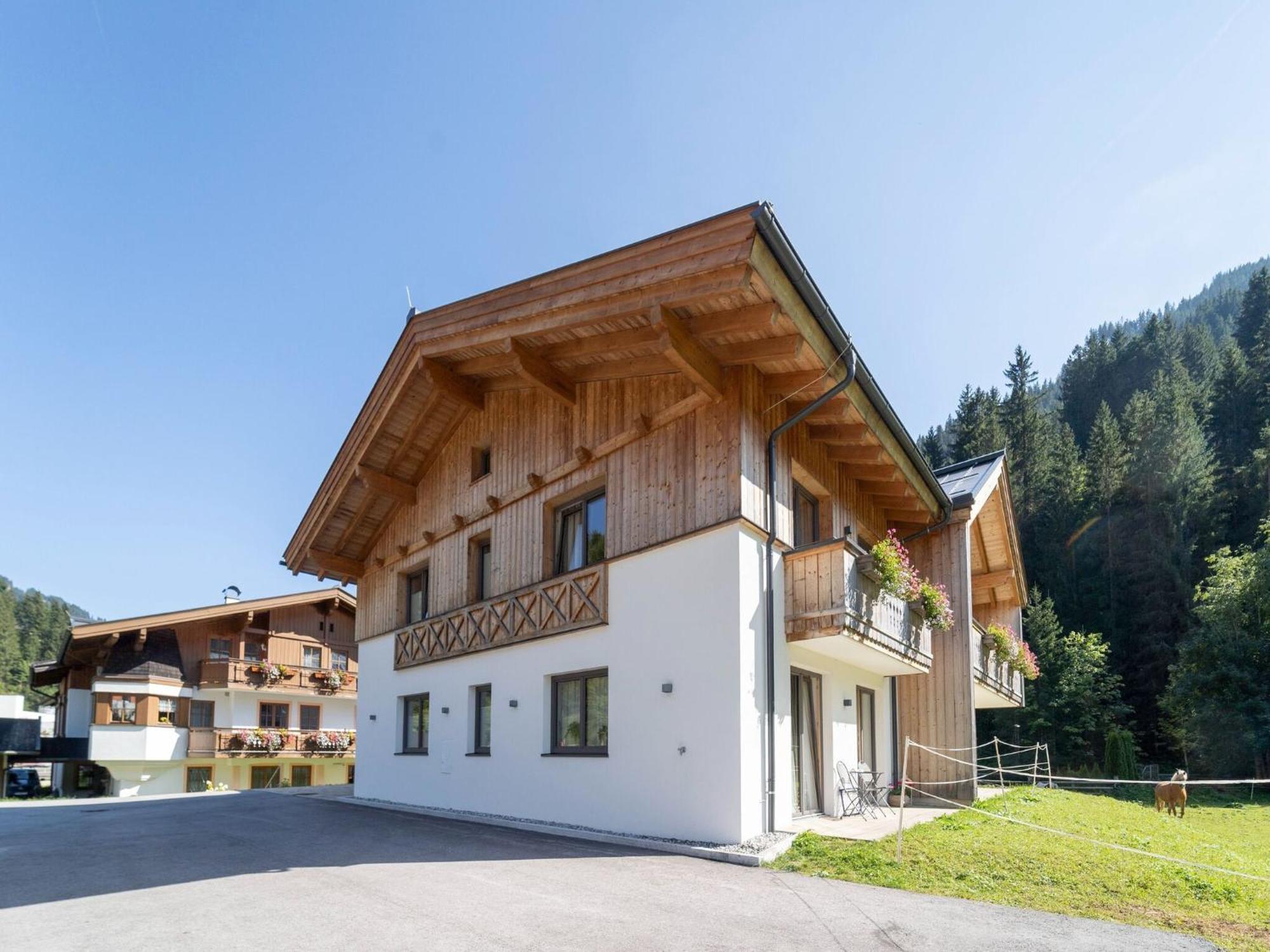 Willa Lovely Chalet In Salzburg With Mountain View Saalbach-Hinterglemm Zewnętrze zdjęcie